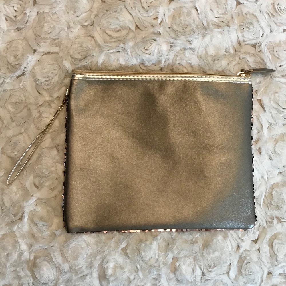 Sequin Love Clutch ๐ - Picture 4 of 5